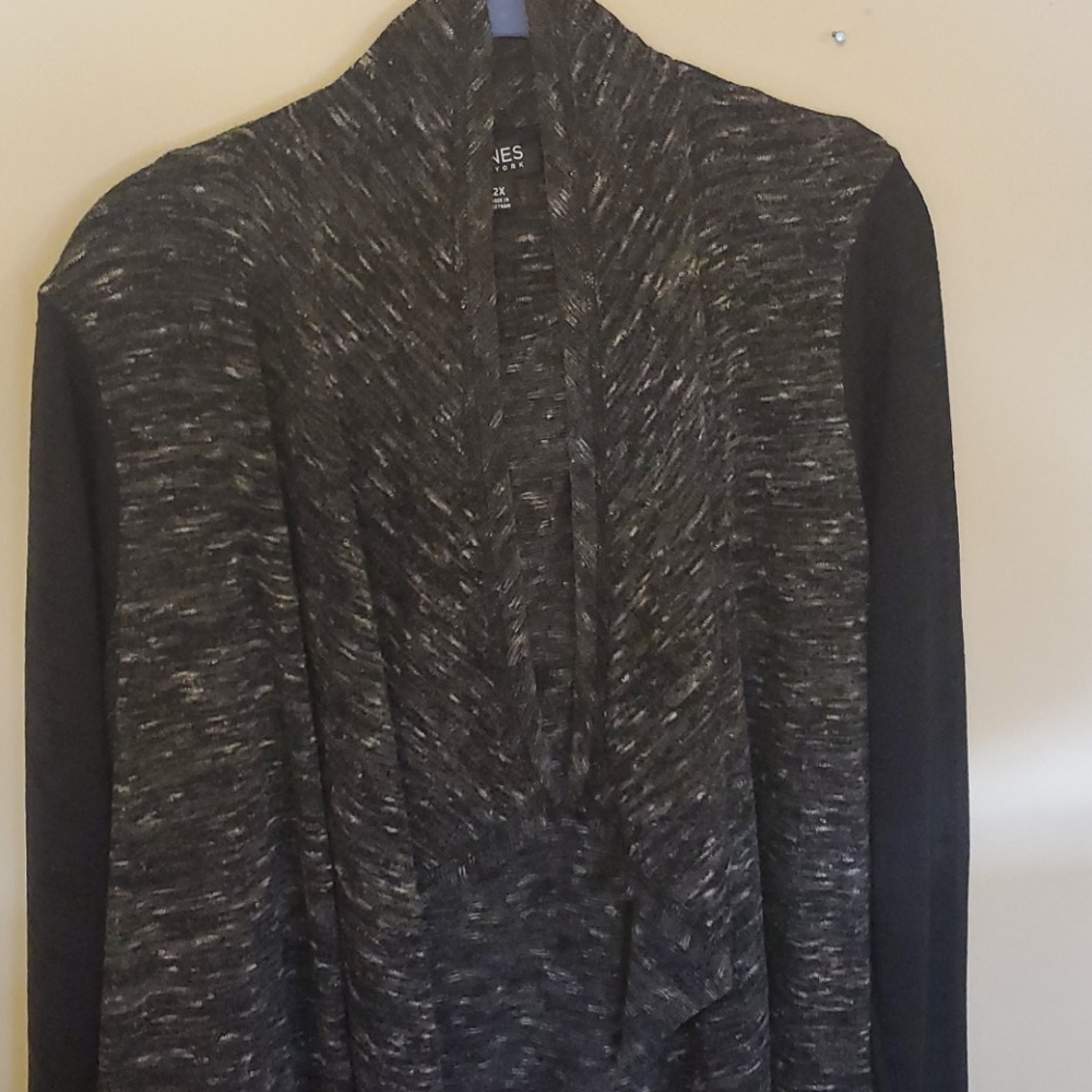 Matching Jones NY set. Cascade style cardigan.